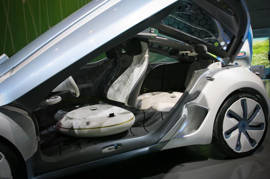  Renault ZOE Z.E. Concept 2009 года  (фото 21 из 95)